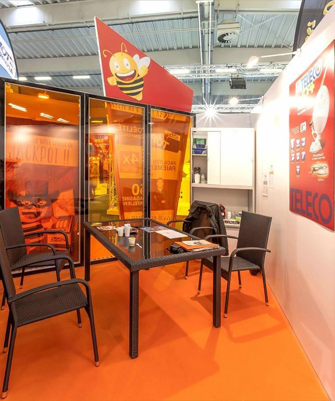 Location de mobilier pour exposition Île-de-France